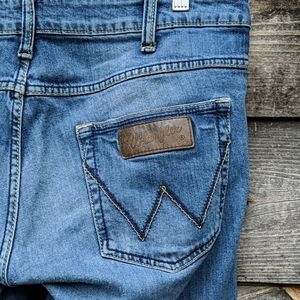 wrangler skanders low rise slim fit narrow leg